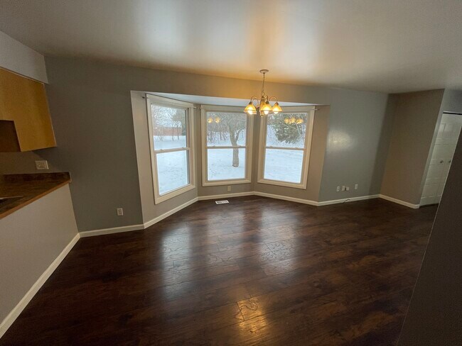 Primary Photo - 4467 W Milham Ave