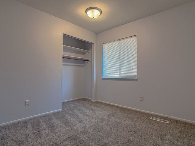 Bedroom - Waverly Flatz