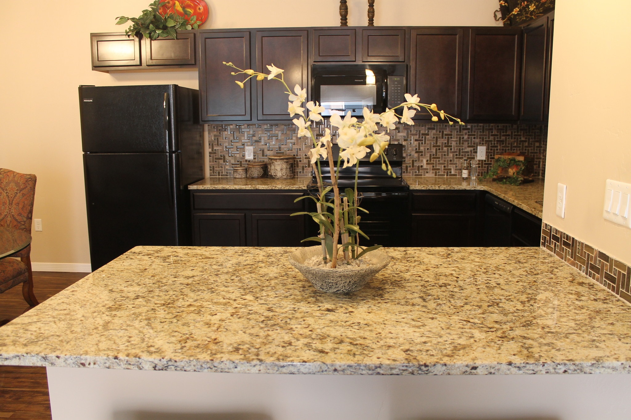Large Granite Breakfast Bar - 4201 Northrise Dr