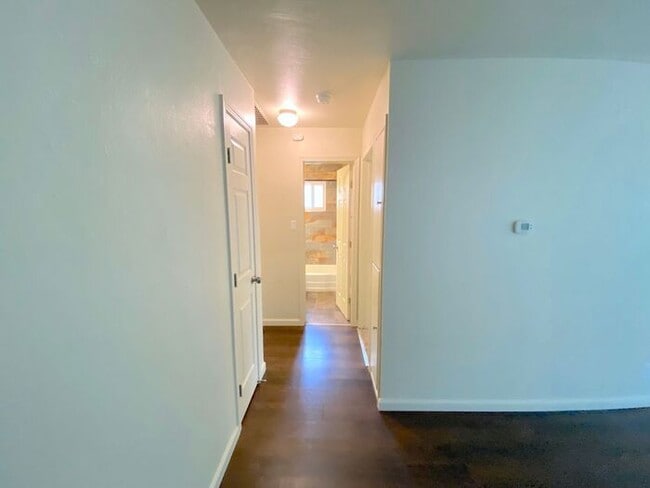 Building Photo - Reno Duplex - 1 Small Pet Friendly, Garage, Dishwasher, Washer/Dryer Inside Unit