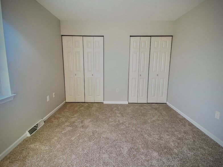 Bedroom 3 - Spacious - 24 Sandstone Ct