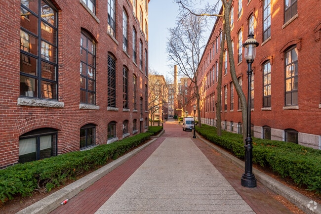 Building Photo - Market Mill Apartments