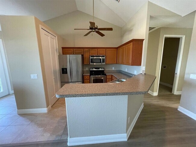 Building Photo - 10365 Pendleton Ave