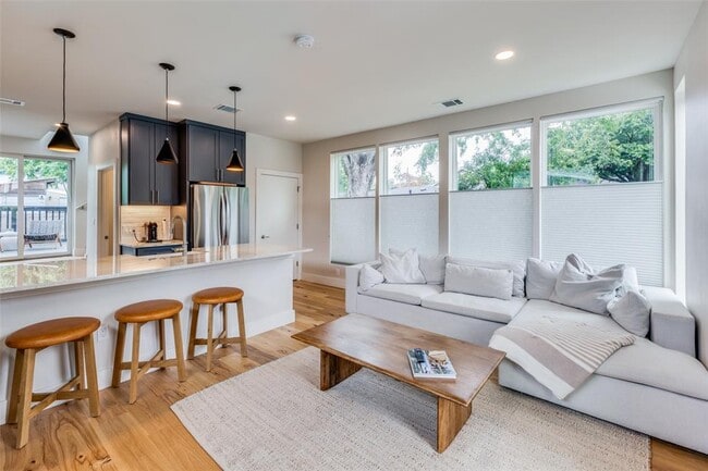 Building Photo - 1204 Georgian St