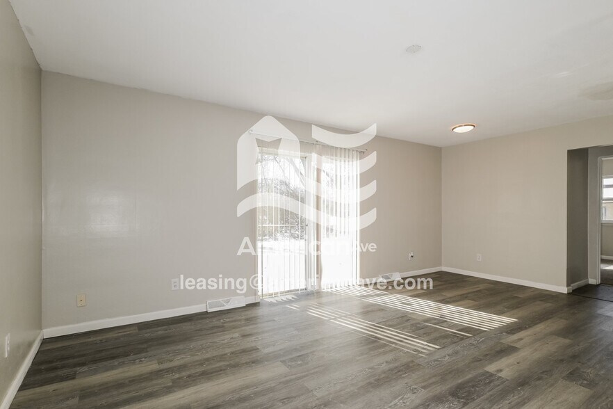 Building Photo - 126 Alice Dr
