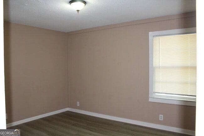 Building Photo - 289 Bruce St