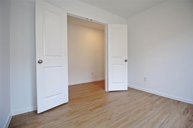 Building Photo - 3218 Elm Br Dr