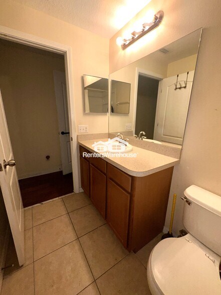 Building Photo - 10943 Keys Gate Dr