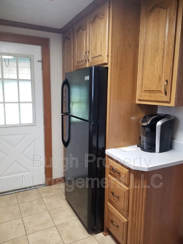 Building Photo - 944 Jackman Ave