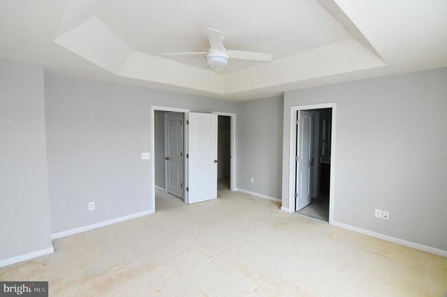 Building Photo - 165 Solara Dr