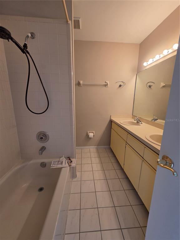 Building Photo - 2216 Thurber Ct