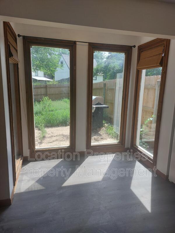 Building Photo - 324 Northwood Ln