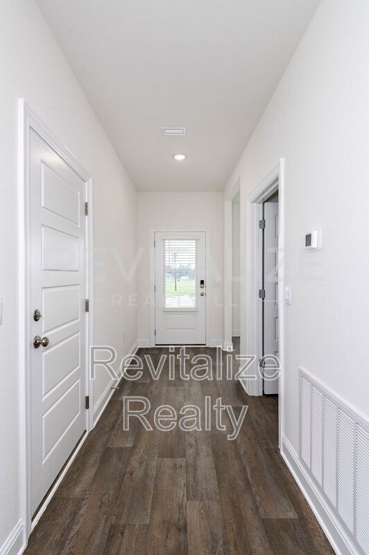 Building Photo - 13330 Shea Cir