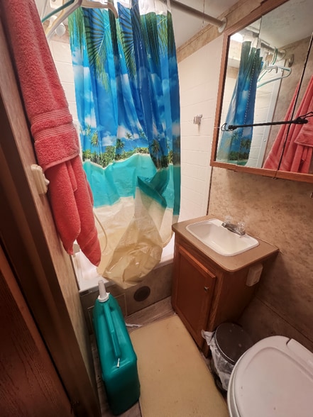 Building Photo - 30 Village Ct