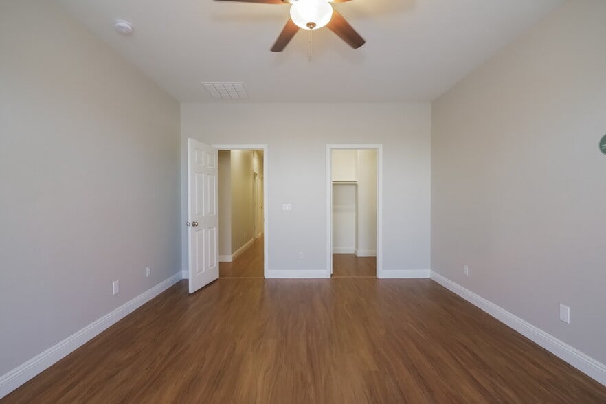 Building Photo - 6224 S 46th Ln