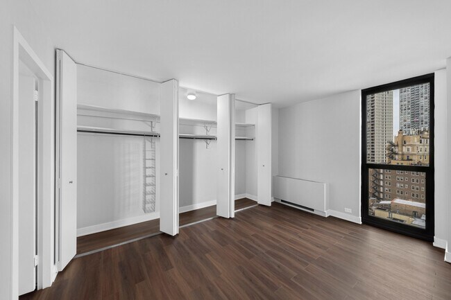 Building Photo - 1850 N Clark St