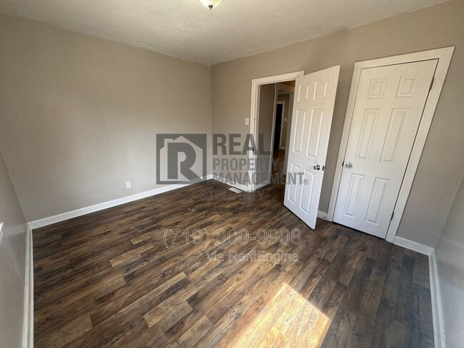 Building Photo - 2619 7th Ave