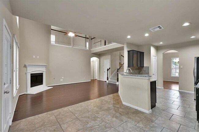 Building Photo - 2458 Garden Falls Dr