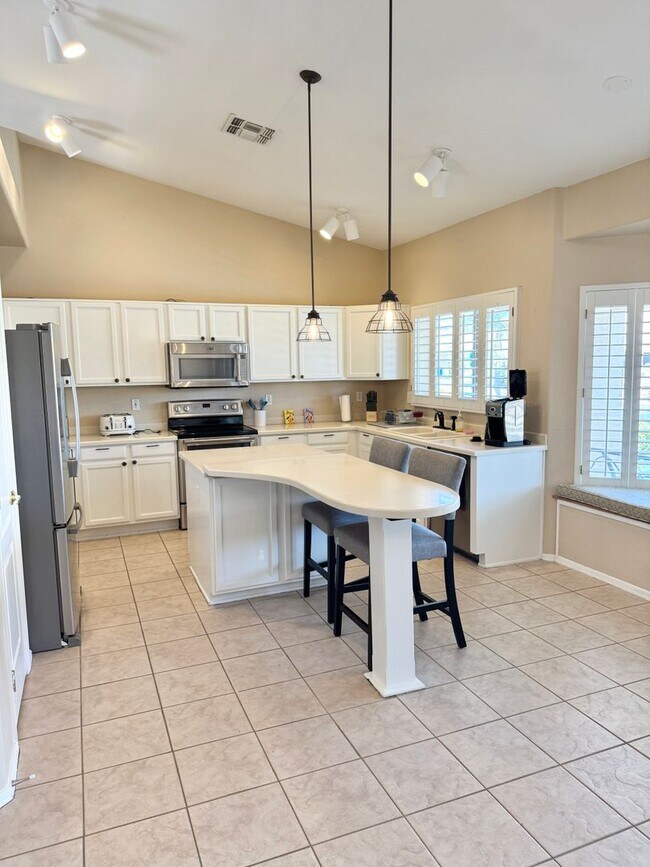 Building Photo - 3-6 Month Rental, Amazing Water Front Property With Private Pool!
