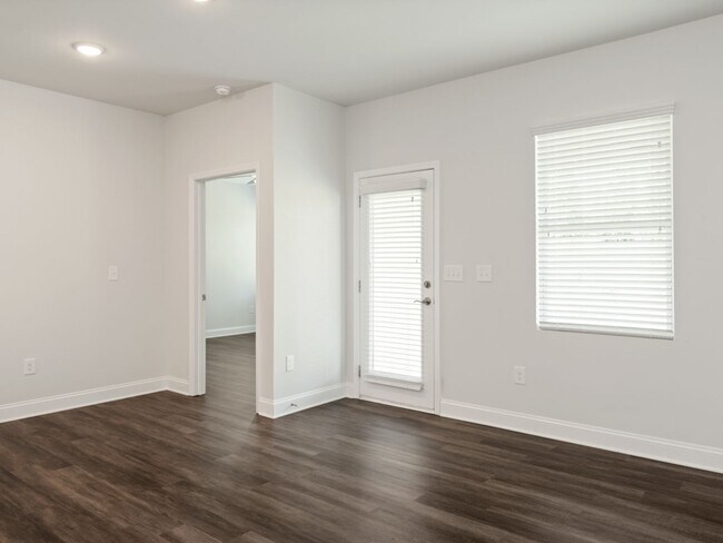 Building Photo - 4512 Grove Manor Dr