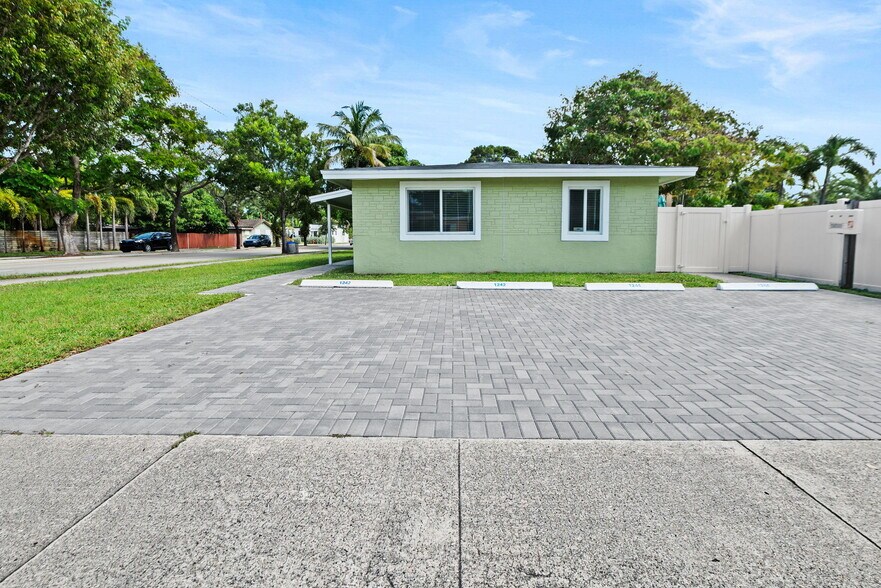 Building Photo - 1244 NW 2nd Ave