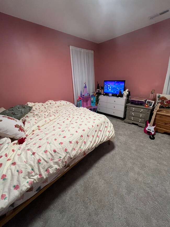 Building Photo - 2240 N Traveller Dr