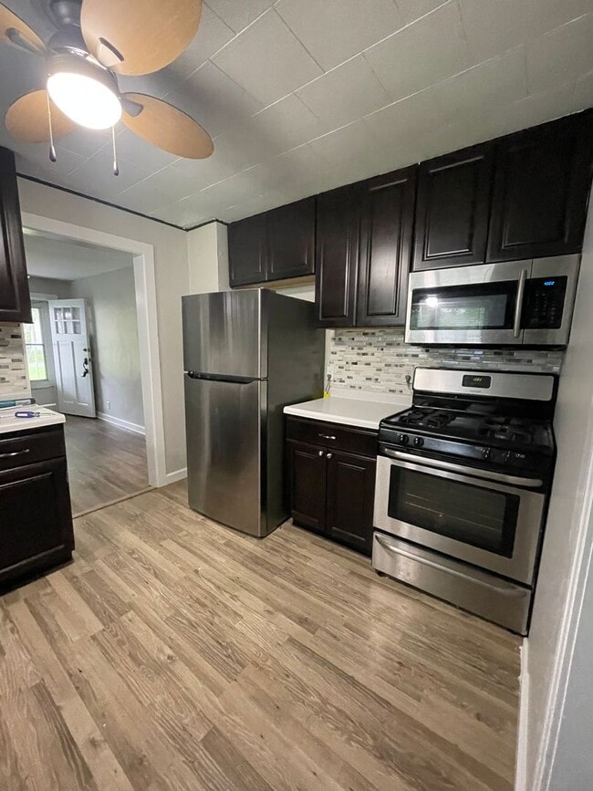 Primary Photo - Remodeled 2 Bedroom Home Available NOW