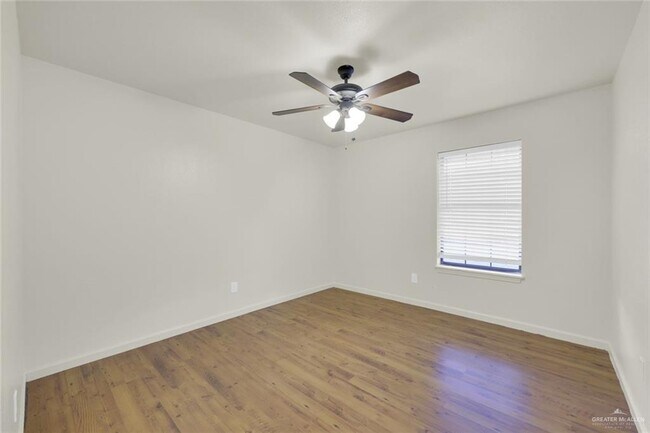 Building Photo - 13 West St