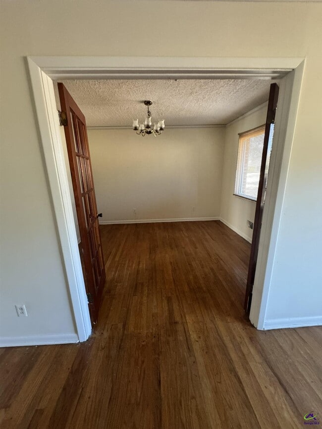 Building Photo - 501 Pinecrest Rd