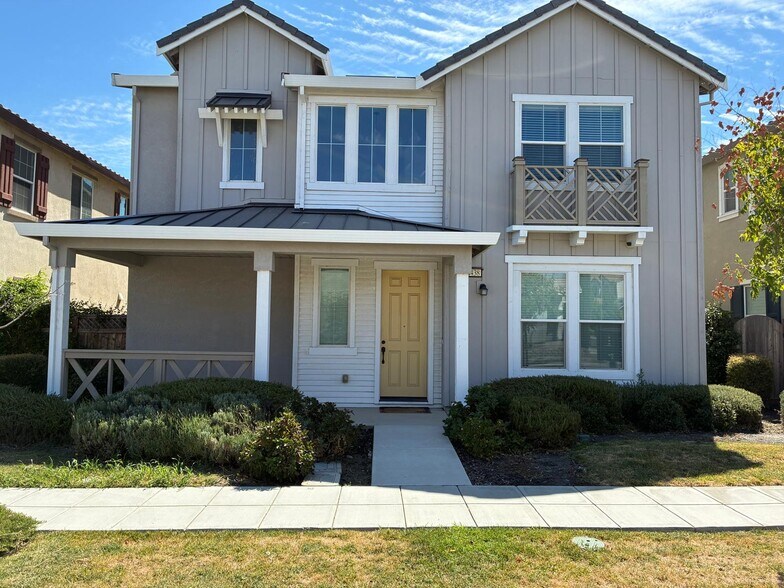 Building Photo - 1438 S Bella Vita St