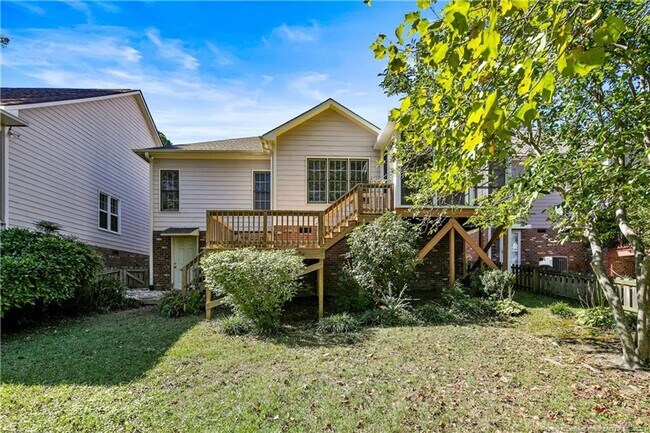 Building Photo - 1535 Dixon Dr