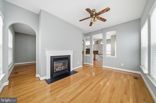 Building Photo - 13131 Clarksburg Square Rd