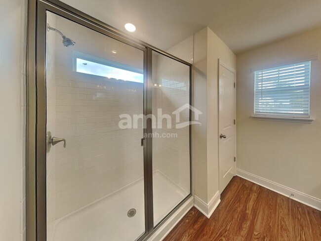 Building Photo - 1353 Mount Logan Dr