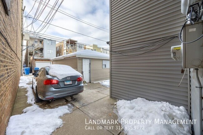 Building Photo - 4614 N Central Park Ave