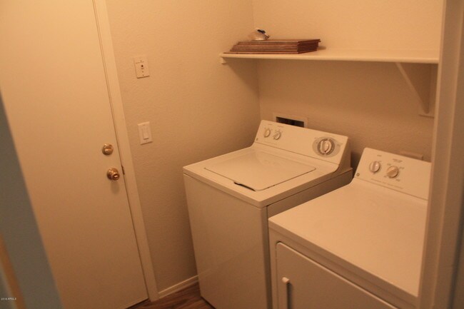 Building Photo - 12558 W Indianola Ave