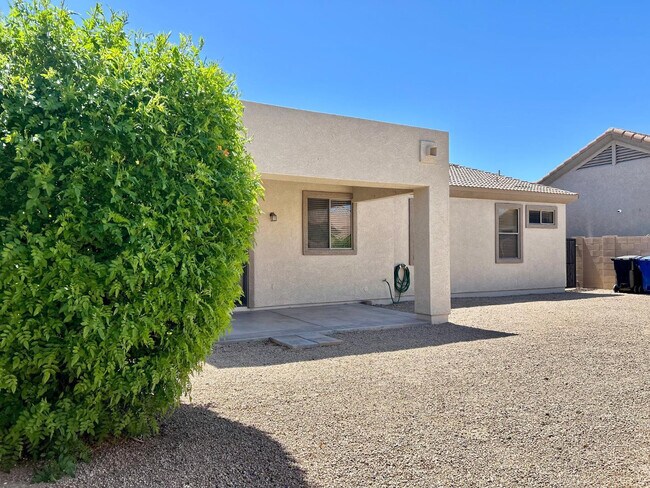 Building Photo - 6660 E Roland St