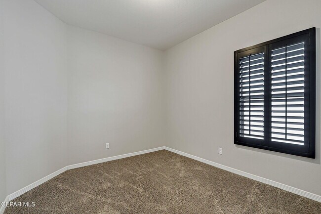 Building Photo - 13752 Newton Ct