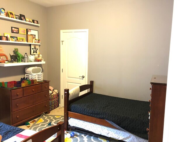 Building Photo - 5293 Cottage Cir
