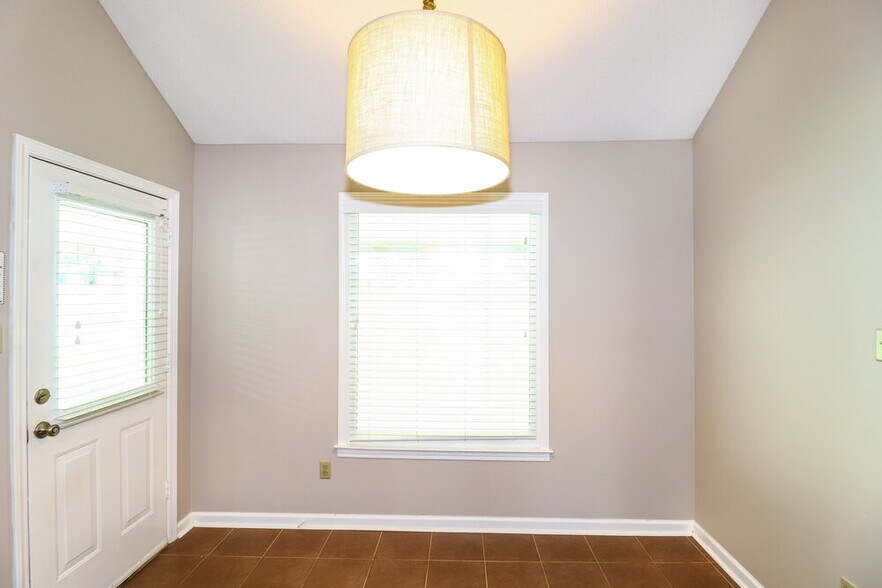 Building Photo - 11059 Bonnie Creek Cove