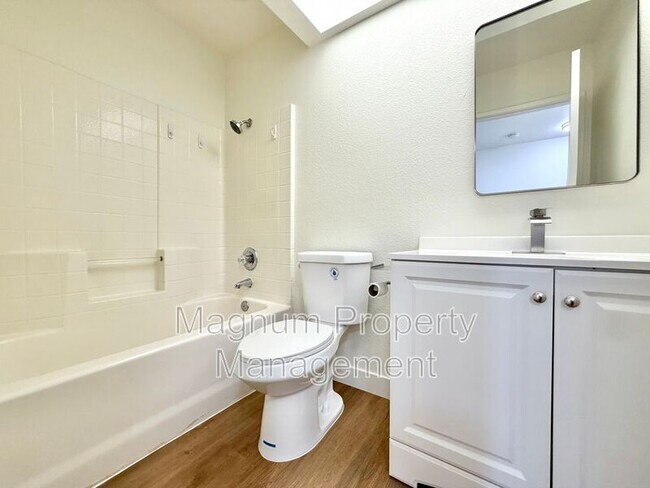 Building Photo - 15854 Pampas Ct