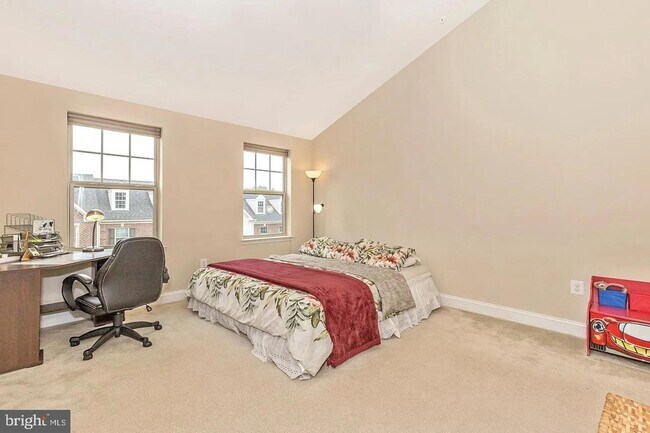 Building Photo - 11882 Country Squire Way