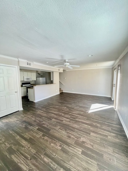 Building Photo - 2525 S 3rd St