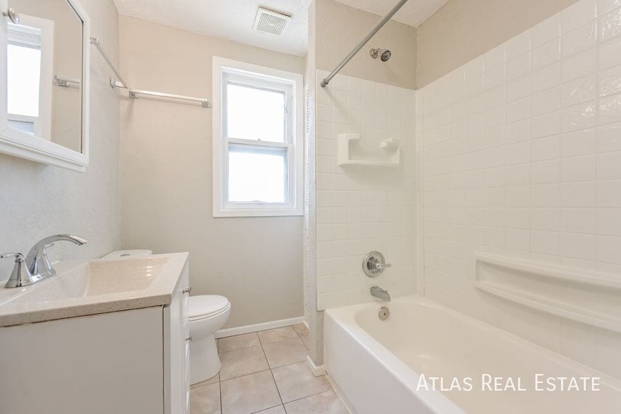 Building Photo - 3041 W 29th Ave