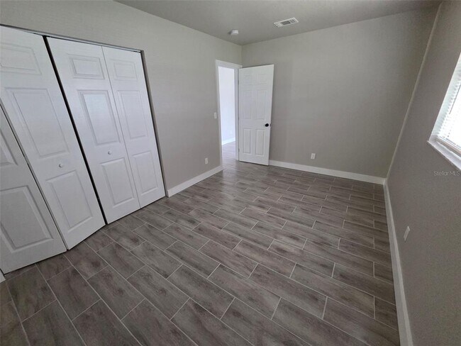 Building Photo - 38300 Henry Dr