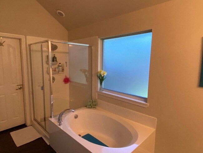 Building Photo - 5827 Silver Sage Ln