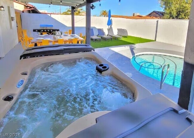 Building Photo - 3113 Black Forest Dr