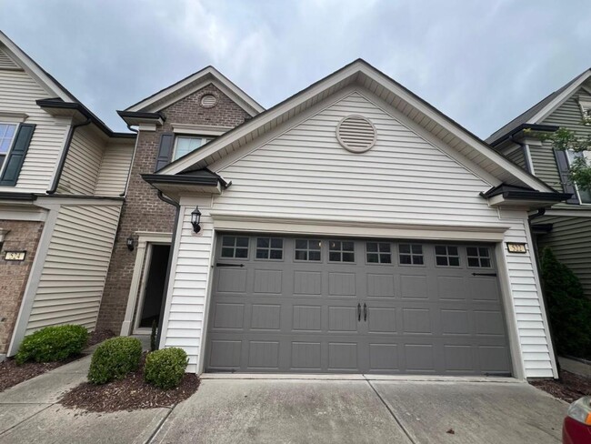 Building Photo - 409 Chanson Dr