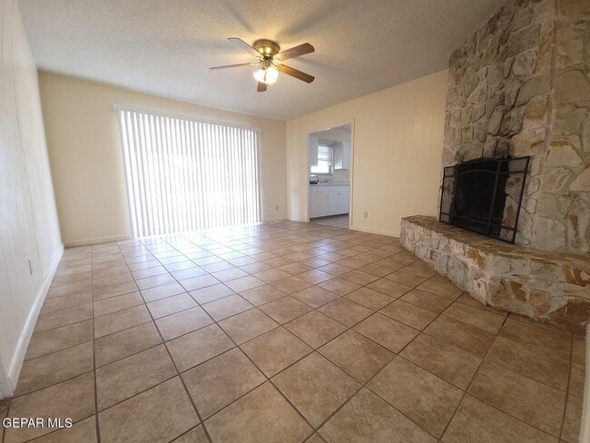 Building Photo - 240 Ferrari Ct