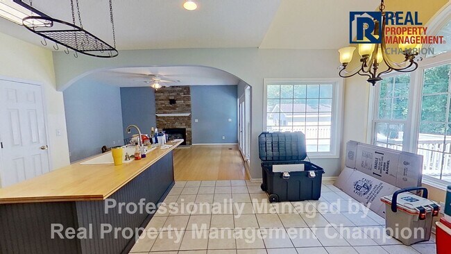 Building Photo - Spacious Home w/Community Access to Intra-...