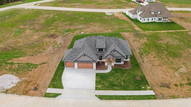 Building Photo - 2908 GENESIS Dr